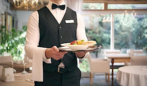 KONOBAR (M/Ž) - HOTEL 5*, SOLIN-SPLIT