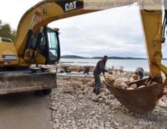 Vodice dobivaju novu plažu- umjetnu lagunu s 10 stupnjeva toplijim morem