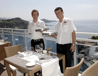 Za nezapamćen manjak radnika u turizmu rješenje ipak postoji, ali se neće svidjeti ugostiteljima. No ministar ga je prihvatio