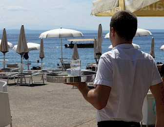 Anketa - većini sezonaca plaća do 4500 kuna