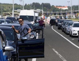 [GUŽVE NA BREGANI] Čeka se po tri sata, putnici su ogorčeni: Nećemo doći na more ako se tako nastavi